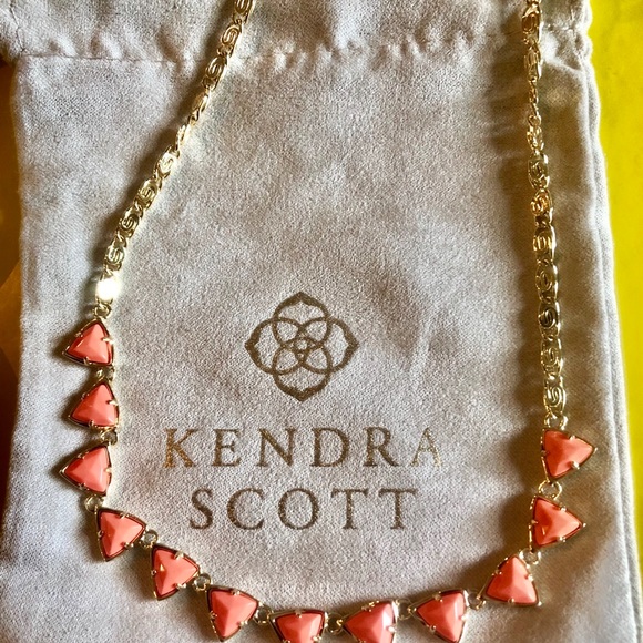 Kendra Scott coral stone gold necklace - Picture 3 of 3